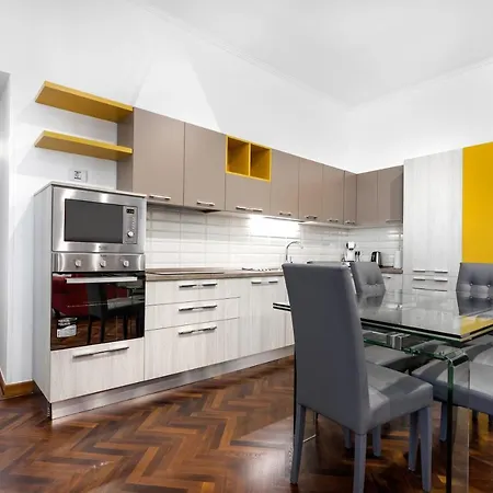 Spacious 2-bedroom Dalmatinova Appartement *
