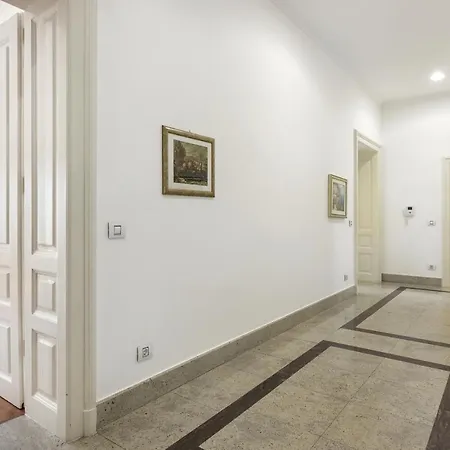 Apartment Spacious 2-bedroom Dalmatinova
