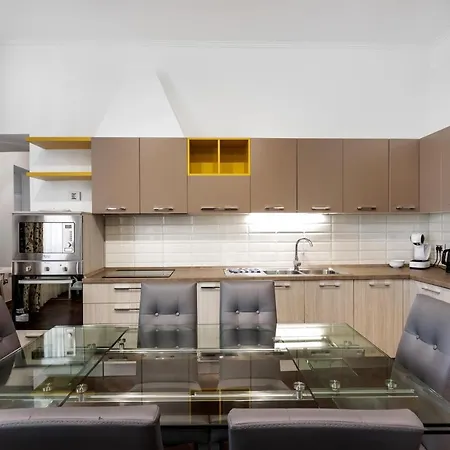Spacious 2-bedroom Dalmatinova * Ljubljana